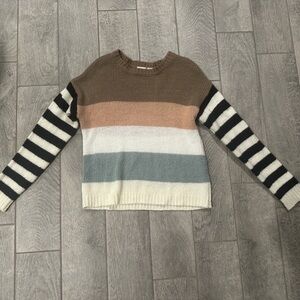 Size L day trip sweater